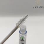 تصویر نزدیک از برس ژل لیفت ابرو اودون