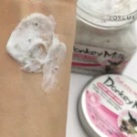 تست اسکراب بدن شیر الاغ وکالی روی پوست دست.