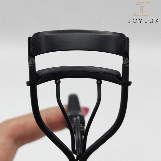 نمای جلویی فرمژه دکتر میگی نمای جلو فرمژه دکتر میگی