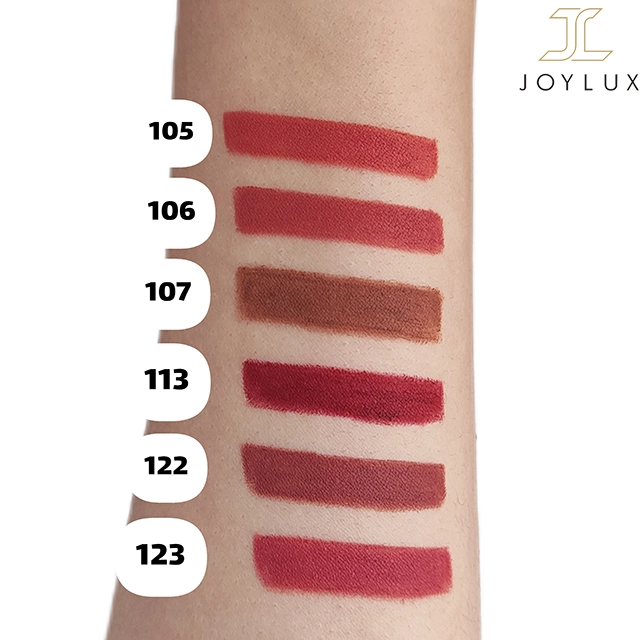 نمای تست رنگ خط لب مدادی Etude روی پوست تست رنگ خط لب مدادی اتود روی پوست دست