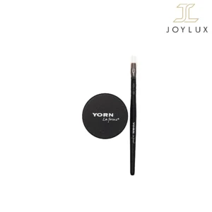 خط چشم ژله‌ ای یورن همراه با براش آرایشی مخصوص